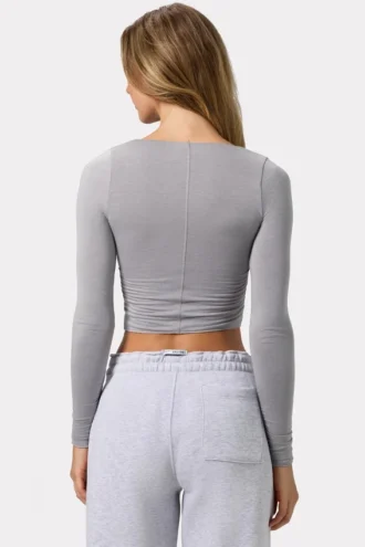 Rynkad långärmad crop top i grått