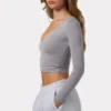 Rynkad långärmad crop top i grått
