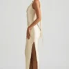 Sheril asymmetrisk maxiklänning med scarf-detaljer i ivory