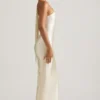 Sheril asymmetrisk maxiklänning med scarf-detaljer i ivory
