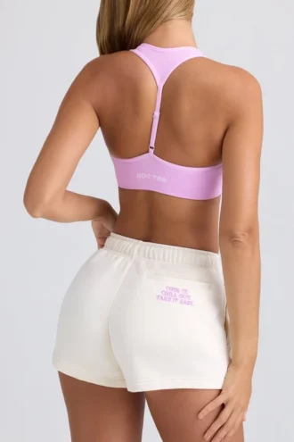 Shorts med medelhög midja i äggskalsvit