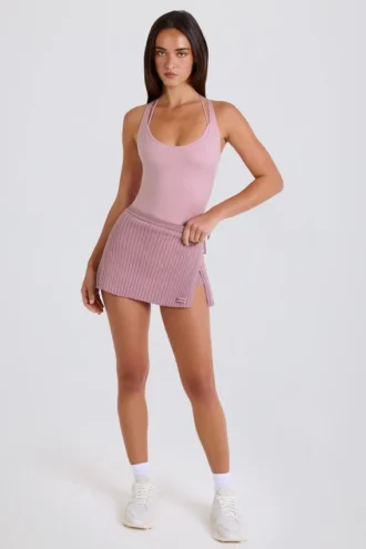 Skort i ribbstickat tyg med knytning i mauve