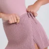 Skort i ribbstickat tyg med knytning i mauve