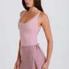 Skort i ribbstickat tyg med knytning i mauve