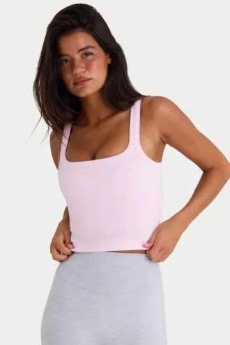 Sömlös, mjuk ribbad tank top med fyrkantig halsringning i puderrosa