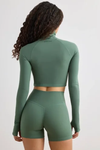 Soft Active-crop-top med hög hals i khaki