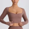 Soft Active crop top med hjärtformad halsringning i färgen Mocha