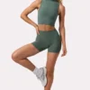 Soft Active högmidjade minishorts i khaki