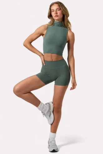 Soft Active högmidjade minishorts i khaki