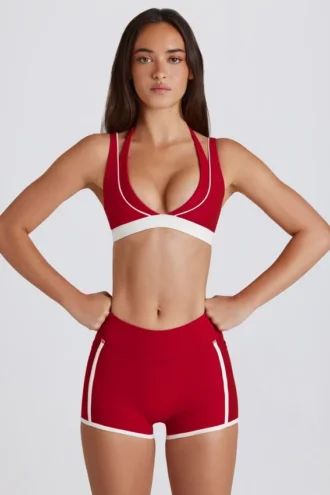 Soft Active kontrastshorts i mörkrött