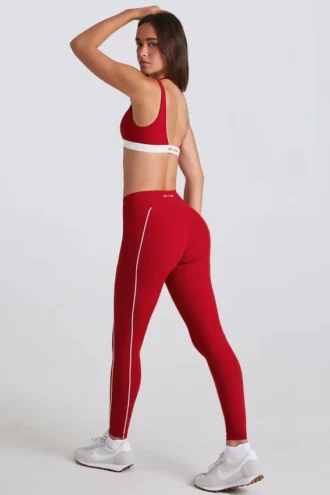 Soft Active-leggings med kontrastdetaljer i mörkrött