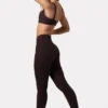 Soft Active-leggings med rynkad midja i färgen Espresso