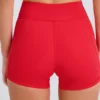 Soft Active Pocket V-Waist Mini Shorts i Strawberry Red