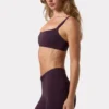 Soft Active sport-BH med sömdetaljer i färgen Plum