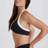 Soft Active sport-BH med vridet framsida och halterneck i svart