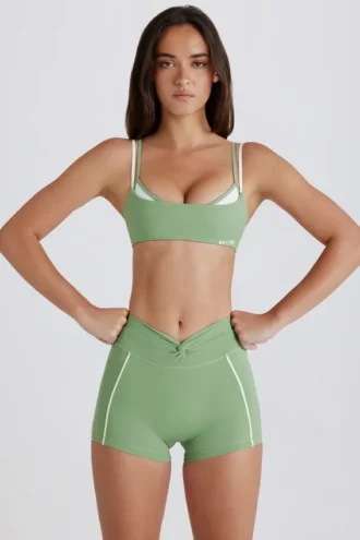 Soft Active Twist-Front Mini Shorts i grönt