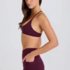 Soft Active V-formade minishorts med fickor i vinrött
