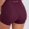Soft Active V-formade minishorts med fickor i vinrött