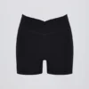 Soft Active V-Waist Pocket Mini Shorts i svart