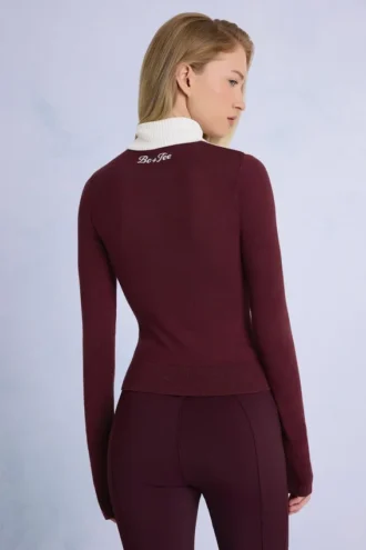 Stickad långärmad figursydd topp i burgundy