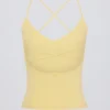 Tanktop med korsade ryggband i citrongult