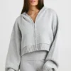 TRUE Kort hoodie i grovstickat med dragkedja i gråmelerat
