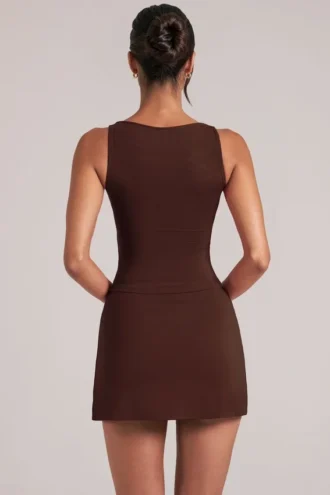 Tula Mid-Rise Bodycon Ultra Mini Kjol med spalt i chokladbrunt