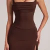 Tula Mid-Rise Bodycon Ultra Mini Kjol med spalt i chokladbrunt