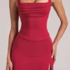 Tula midhög bodycon-ultraminikjol med slits i körsbärsrött