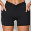 Twist Waist Mini Shorts med fickor i svart