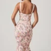 Valentina lager-på-lager-bh-detalj fiskstjärt-midilång klänning i primrose-blommönster