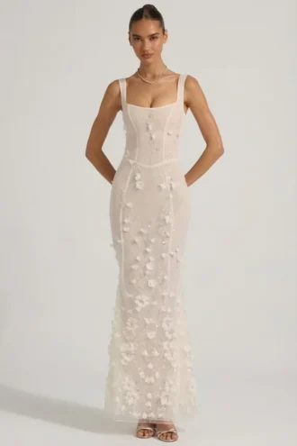 Vasanta Embellished Appliqué Soft-Scoop Corset Gown i vitt