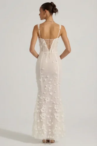 Vasanta Embellished Appliqué Soft-Scoop Corset Gown i vitt
