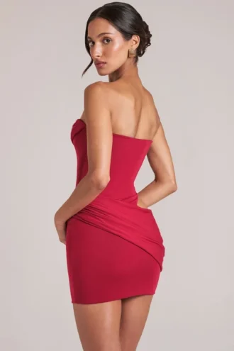 Veda Bandeau Bodycon Miniklänning i körsbärsrött