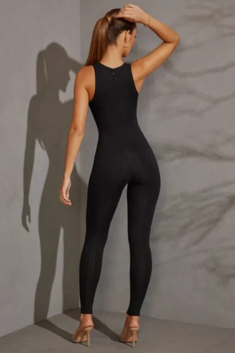 Vida jumpsuit med racerrygg i svart
