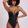 Yelda Satin Plunge Neck Lace Up Corset Bodys i svart