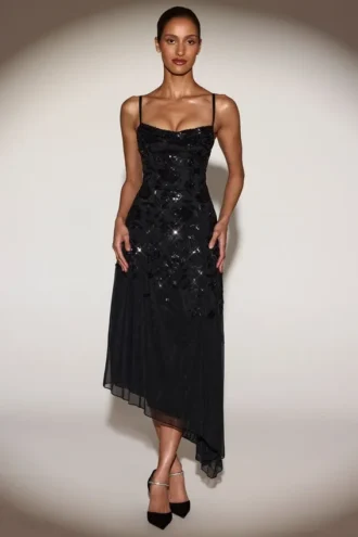 Zelina Embellished Soft-Scoop Asymmetric Midaxi Klänning i svart