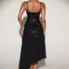 Zelina Embellished Soft-Scoop Asymmetric Midaxi Klänning i svart
